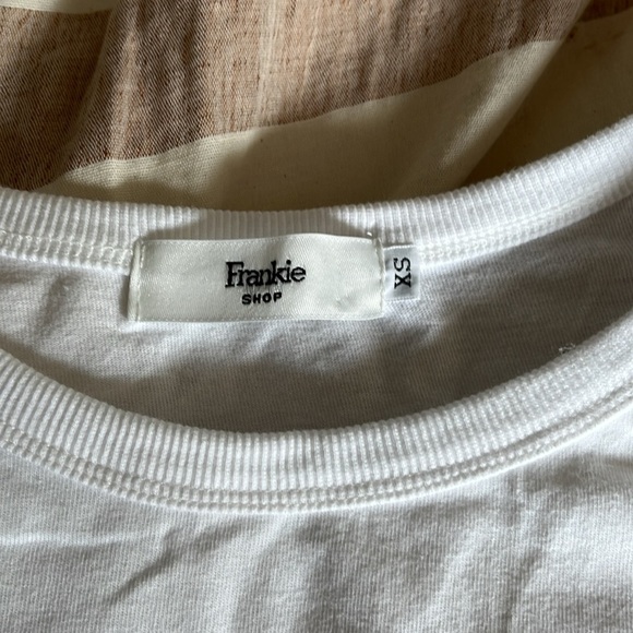 The Frankie Shop Eva Padded Shoulder Muscle T-Shirt - White Size Extra Small - Picture 6 of 12